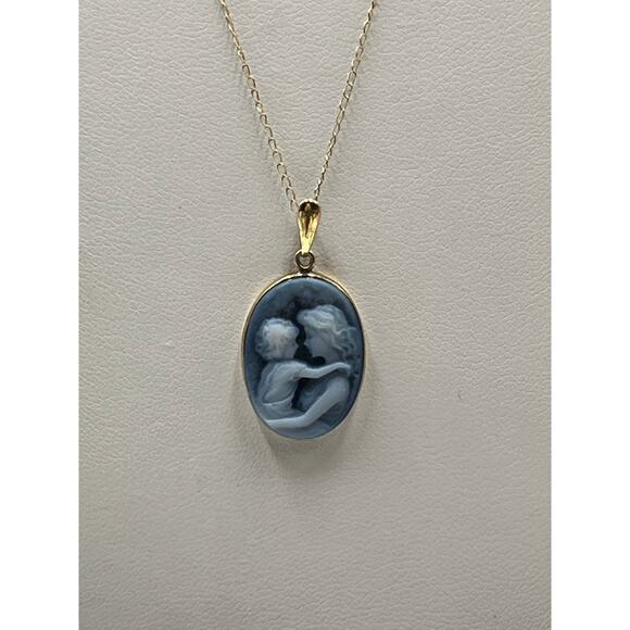 OTC Italy Vintage 10k Yellow Gold Blue Agate Mother Child Carved Cameo Pendant - Picture 5 of 14